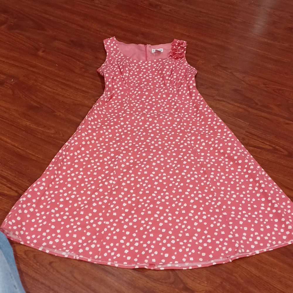 6 For 25 Robbie bee dress is with pockets🤩 - Picture 1 of 4